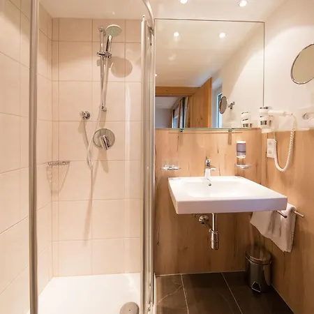 Πανσιόν Haus Stefanie 3*